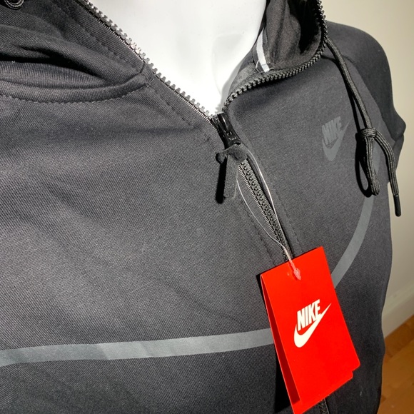 Nike Tech Fleece jackets Black - Picture 3 of 4